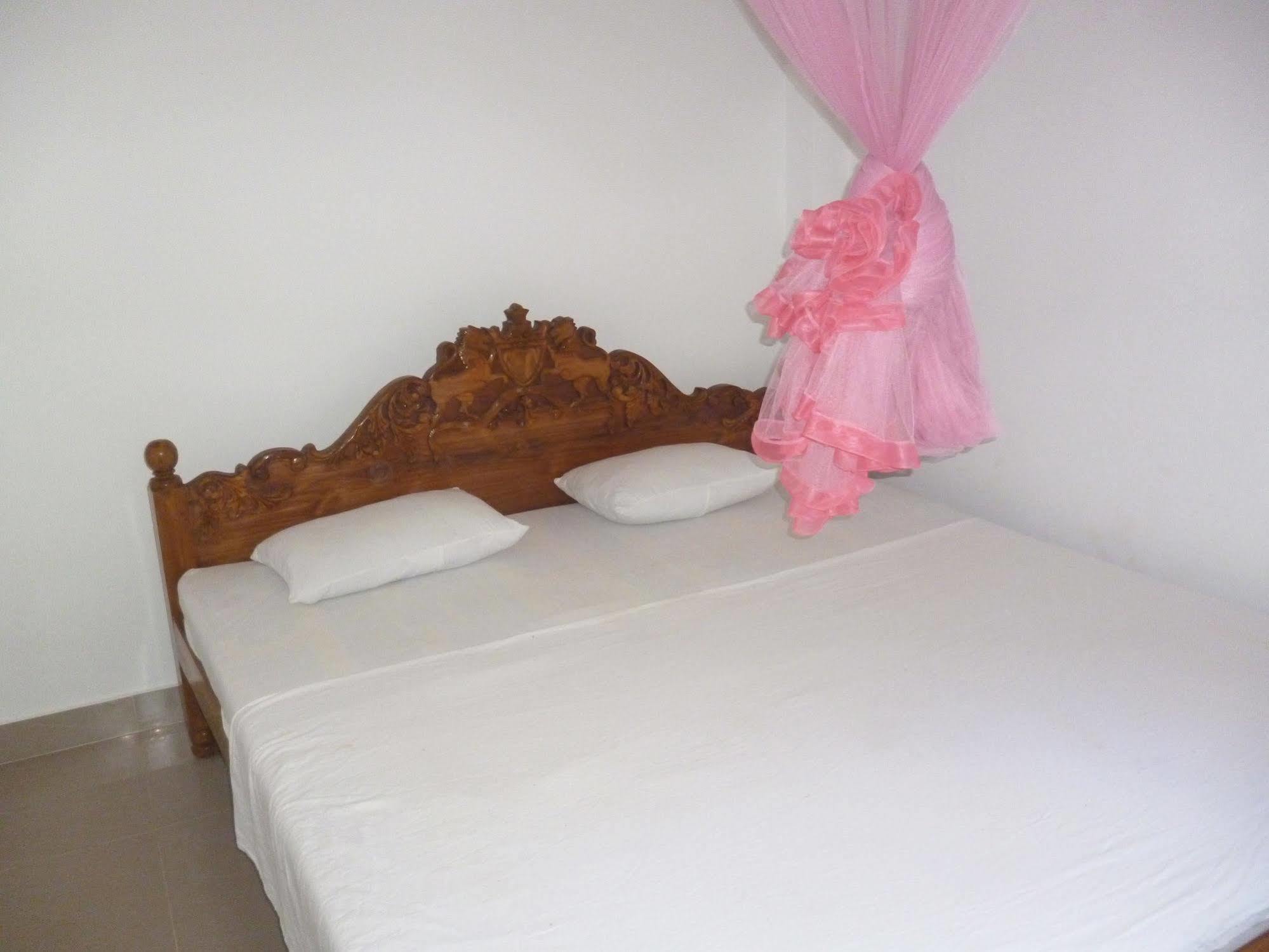 Seaview Paradise Inn Weligama Buitenkant foto